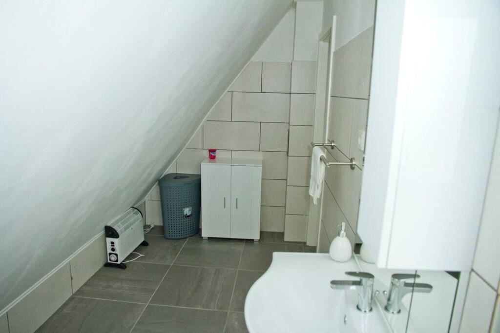 Truth - Queensize Bett - Netflix - Küche * Dortmund